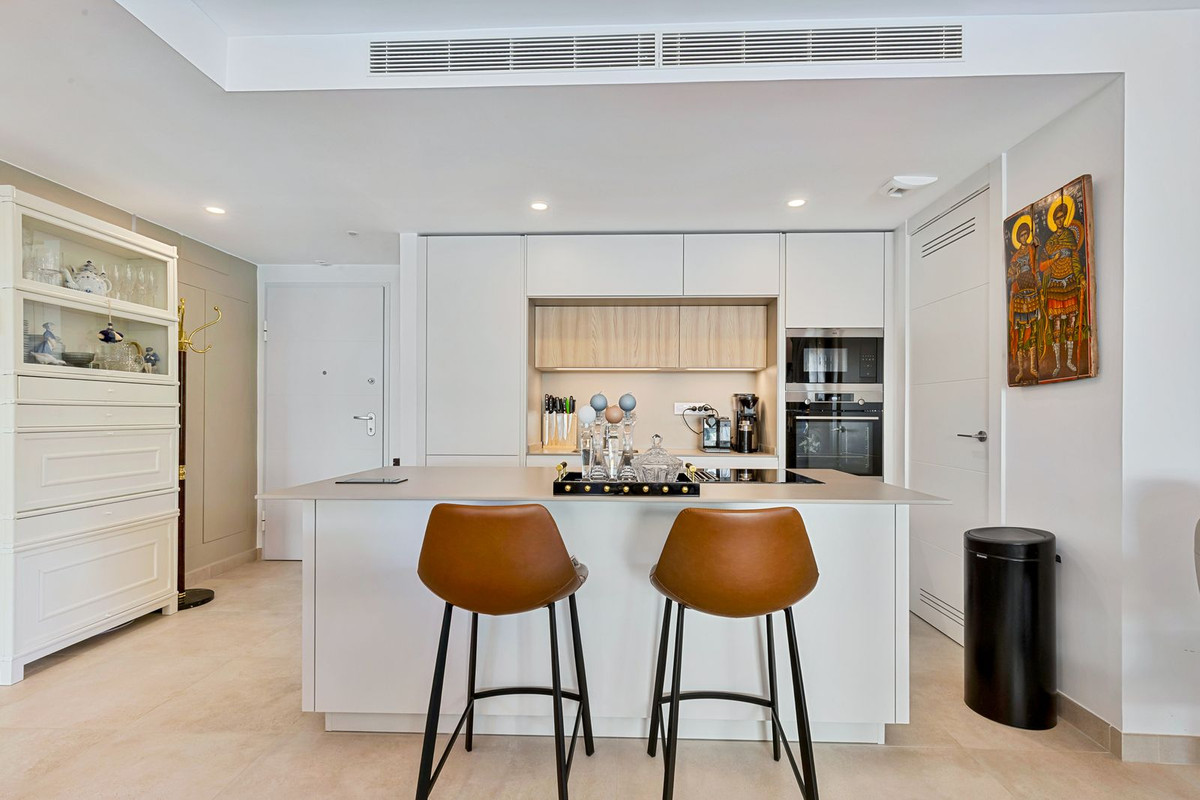 3 Bed Apartment for sale in Fuengirola Costa Del Sol, Málaga, Spain