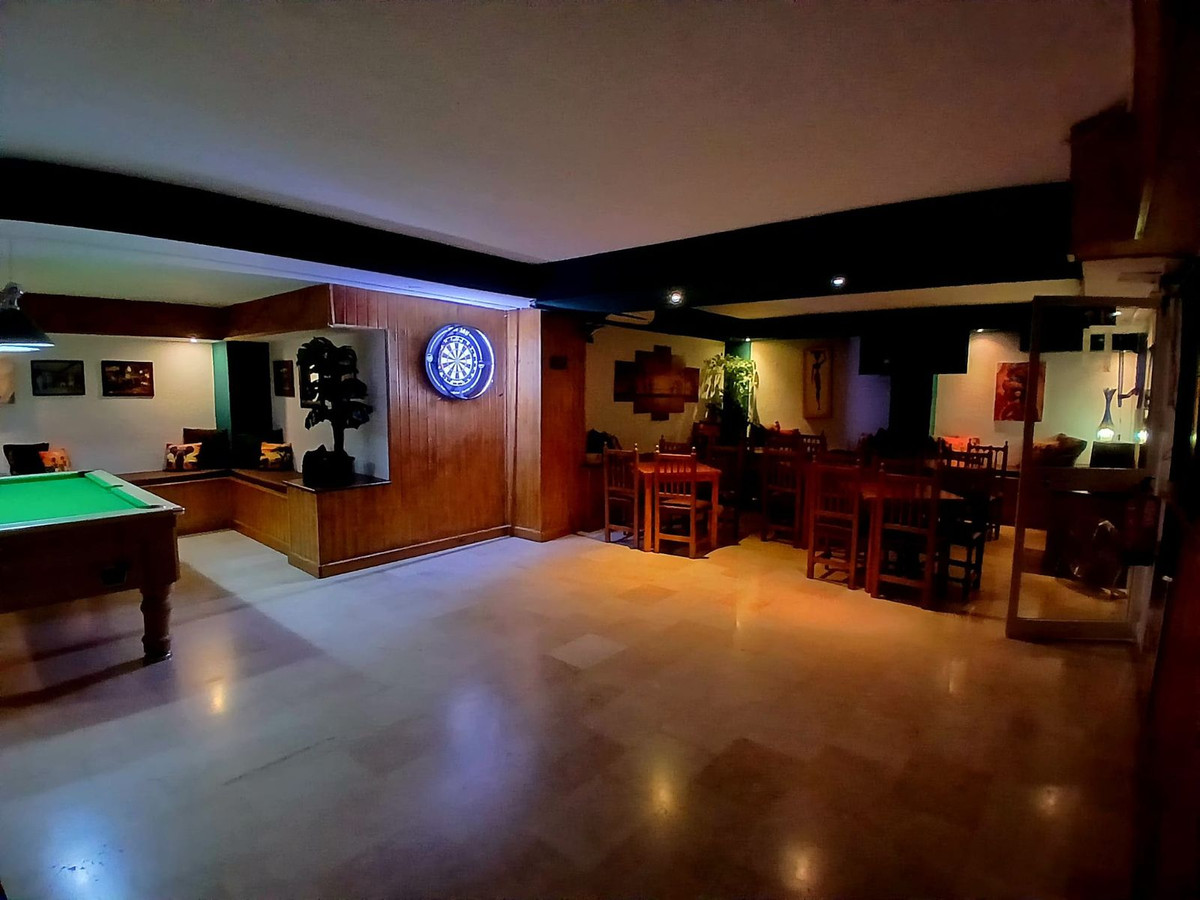 Commercial unit for sale in Fuengirola Costa Del Sol, Málaga, Spain