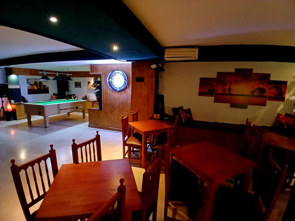 Commercial unit for sale in Fuengirola Costa Del Sol, Málaga, Spain
