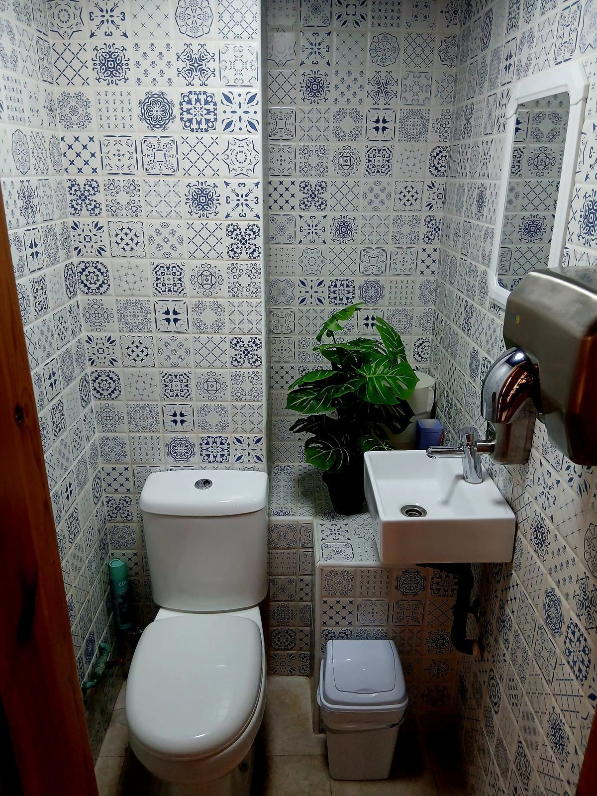 Commercial unit for sale in Fuengirola Costa Del Sol, Málaga, Spain