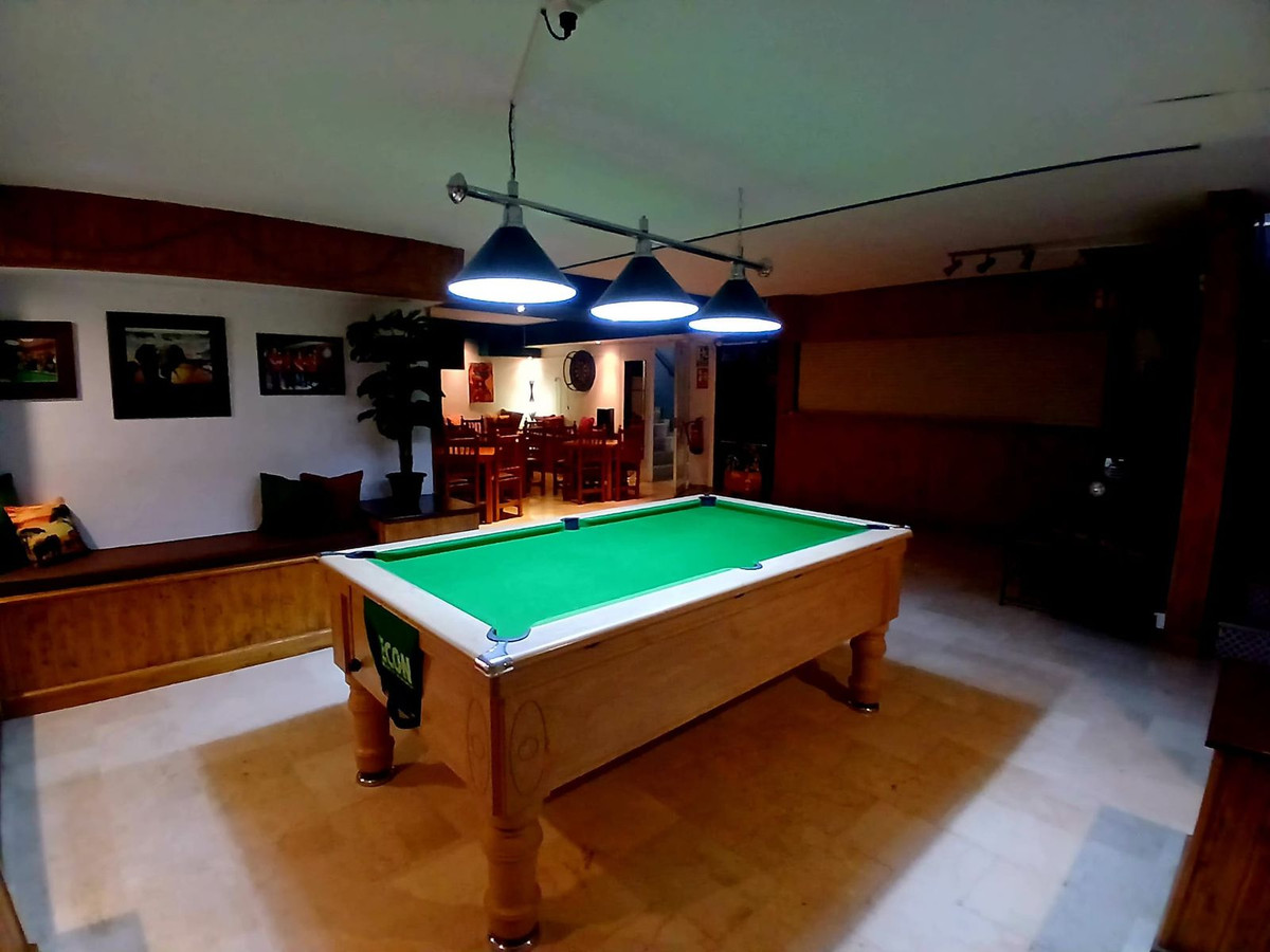 Commercial unit for sale in Fuengirola Costa Del Sol, Málaga, Spain