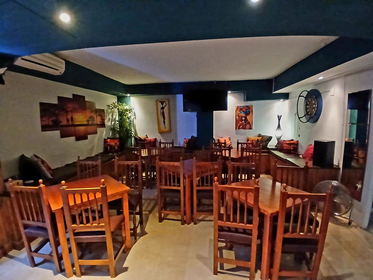 Commercial unit for sale in Fuengirola Costa Del Sol, Málaga, Spain