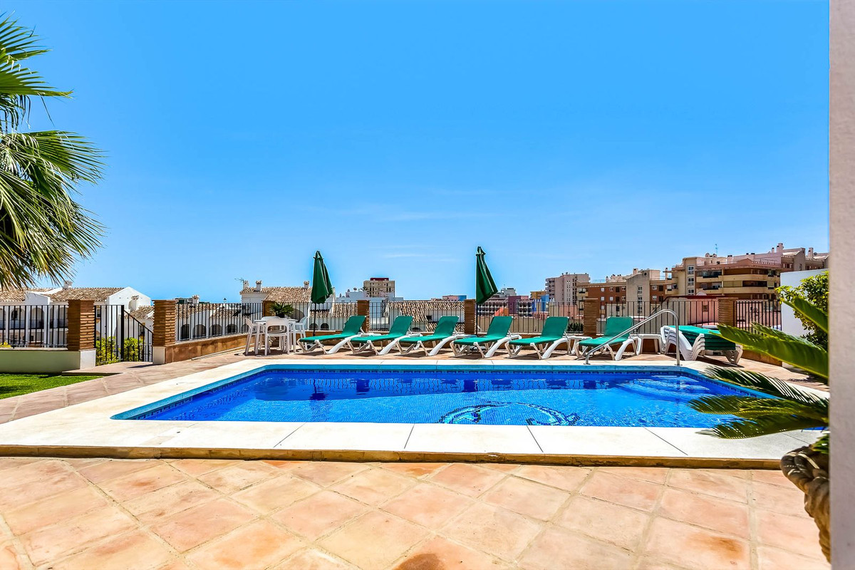 12 Bed Commercial unit for sale in Torreblanca Costa Del Sol, Málaga, Spain