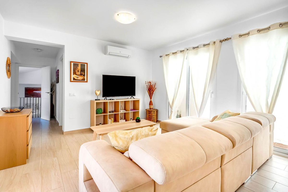 12 Bed Commercial unit for sale in Torreblanca Costa Del Sol, Málaga, Spain