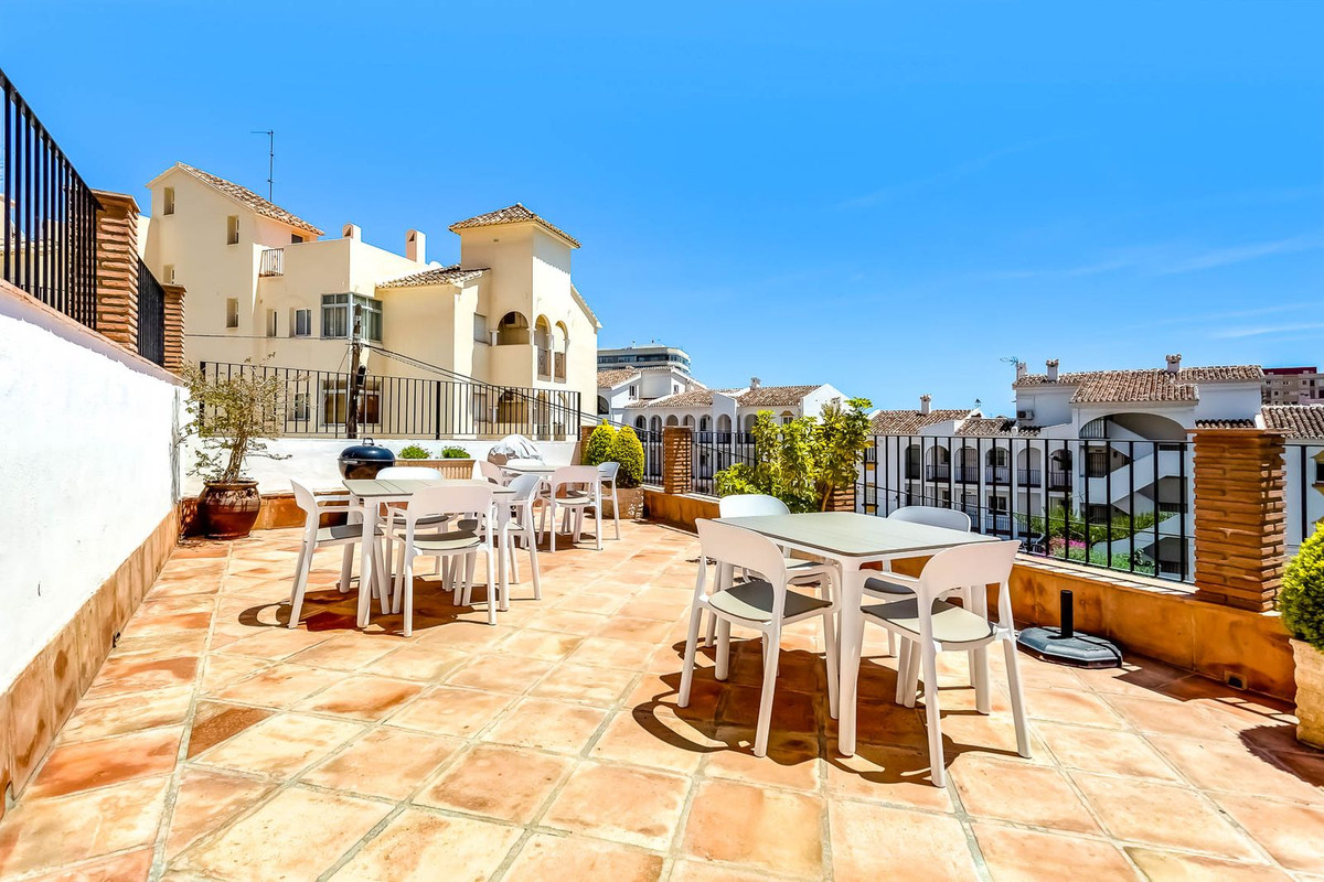 12 Bed Commercial unit for sale in Torreblanca Costa Del Sol, Málaga, Spain