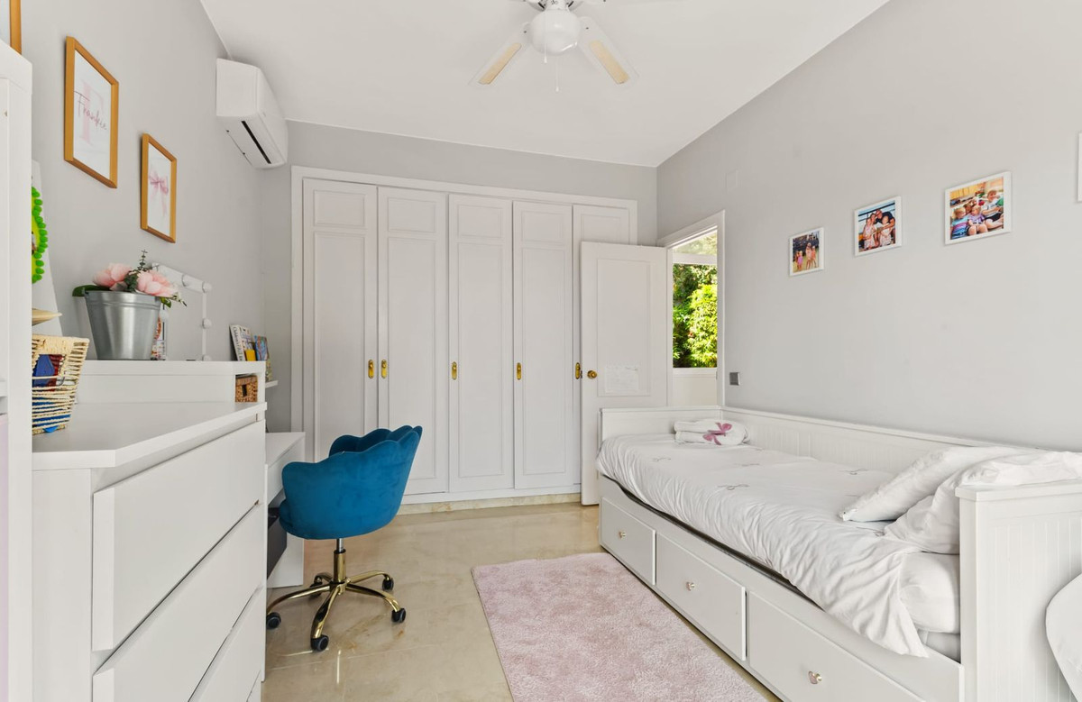 Se vende Villa - Chalet de 3 dormitorios en Costa Del Sol, Málaga, España