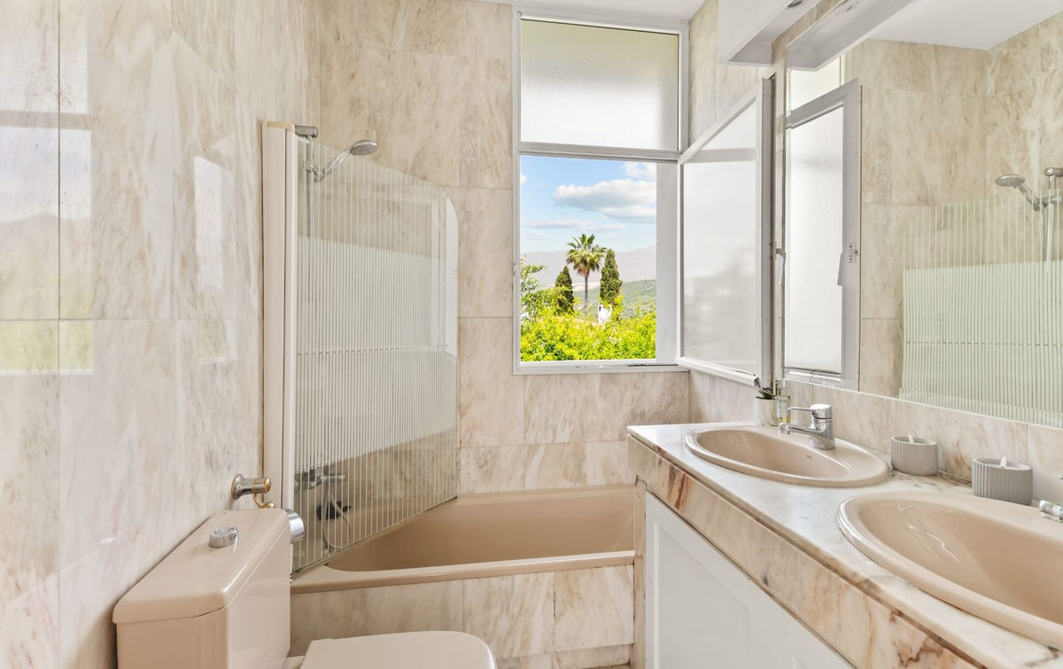 Se vende Villa - Chalet de 3 dormitorios en Costa Del Sol, Málaga, España