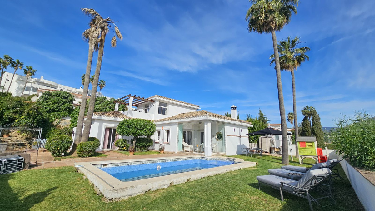 Se vende Villa - Chalet de 3 dormitorios en Costa Del Sol, Málaga, España