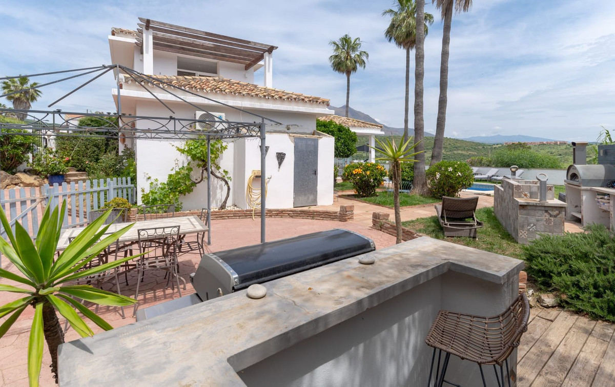 Se vende Villa - Chalet de 3 dormitorios en Costa Del Sol, Málaga, España