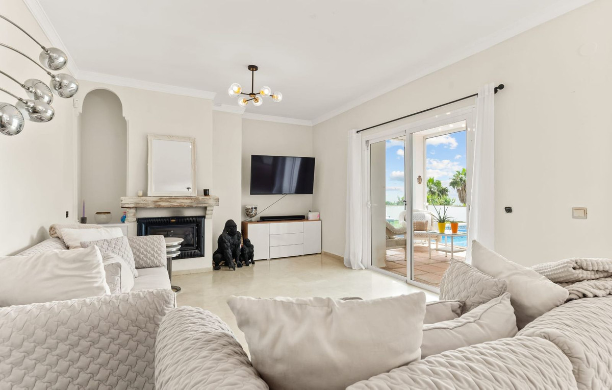Se vende Villa - Chalet de 3 dormitorios en Costa Del Sol, Málaga, España