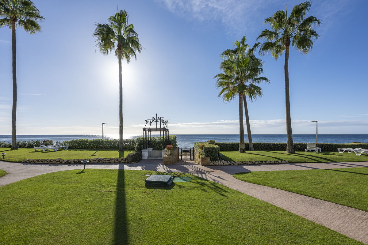 Se vende Apartamento Planta Baja de 3 dormitorios en Costa Del Sol, Málaga, España