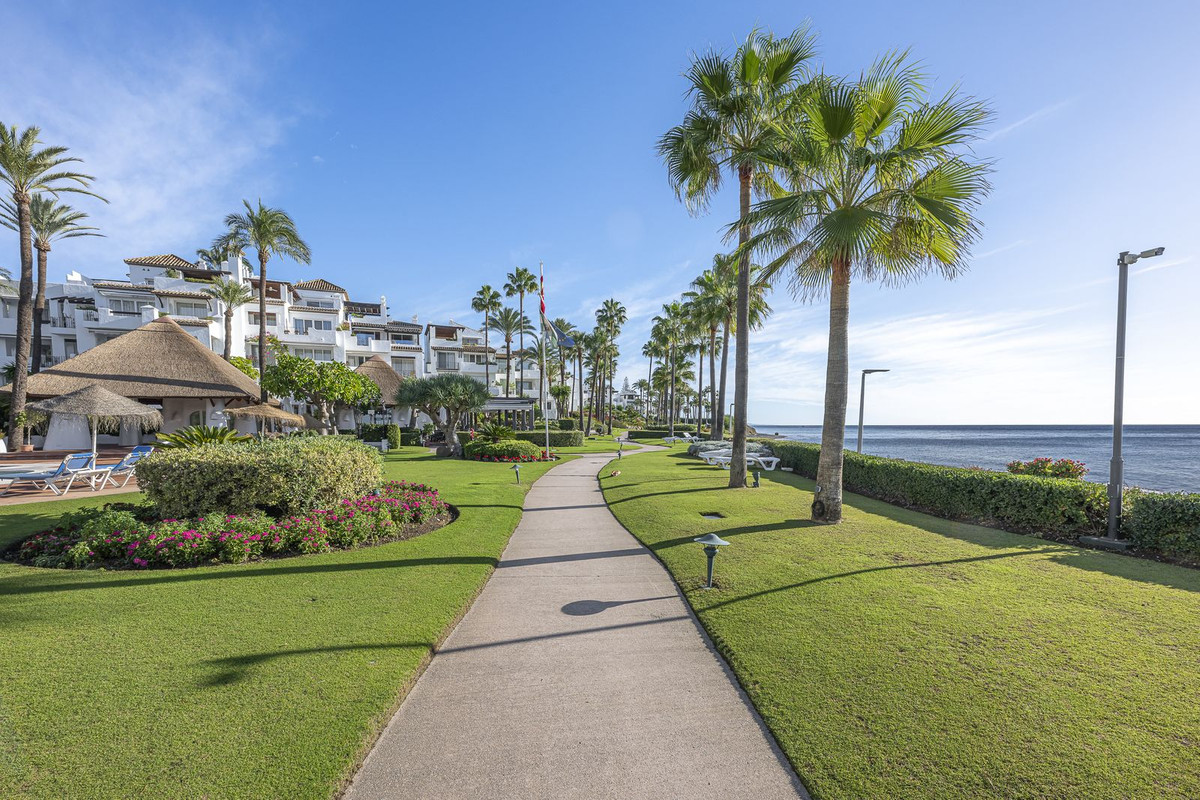 Se vende Apartamento Planta Baja de 3 dormitorios en Costa Del Sol, Málaga, España