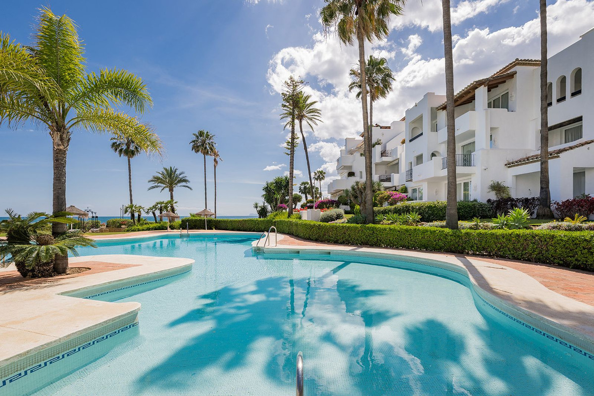 Se vende Apartamento Planta Baja de 3 dormitorios en Costa Del Sol, Málaga, España