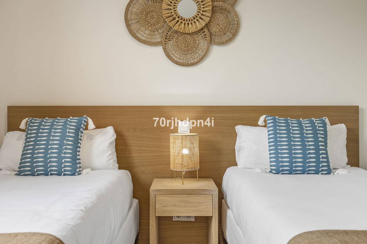 3 Bed Apartment for sale in Estepona Costa Del Sol, Málaga, Spain