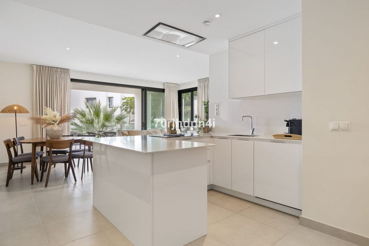 3 Bed Apartment for sale in Estepona Costa Del Sol, Málaga, Spain