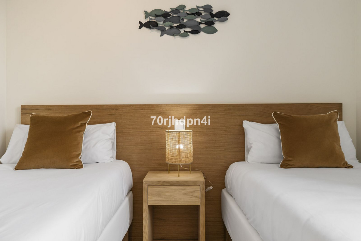 3 Bed Apartment for sale in Estepona Costa Del Sol, Málaga, Spain
