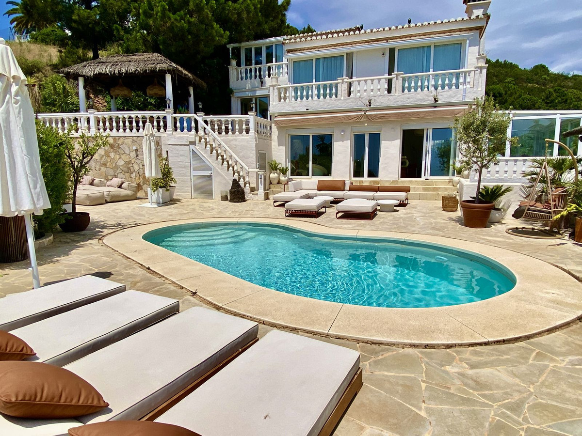 4 Bed Townhouse for sale in El Padron Costa Del Sol, Málaga, Spain