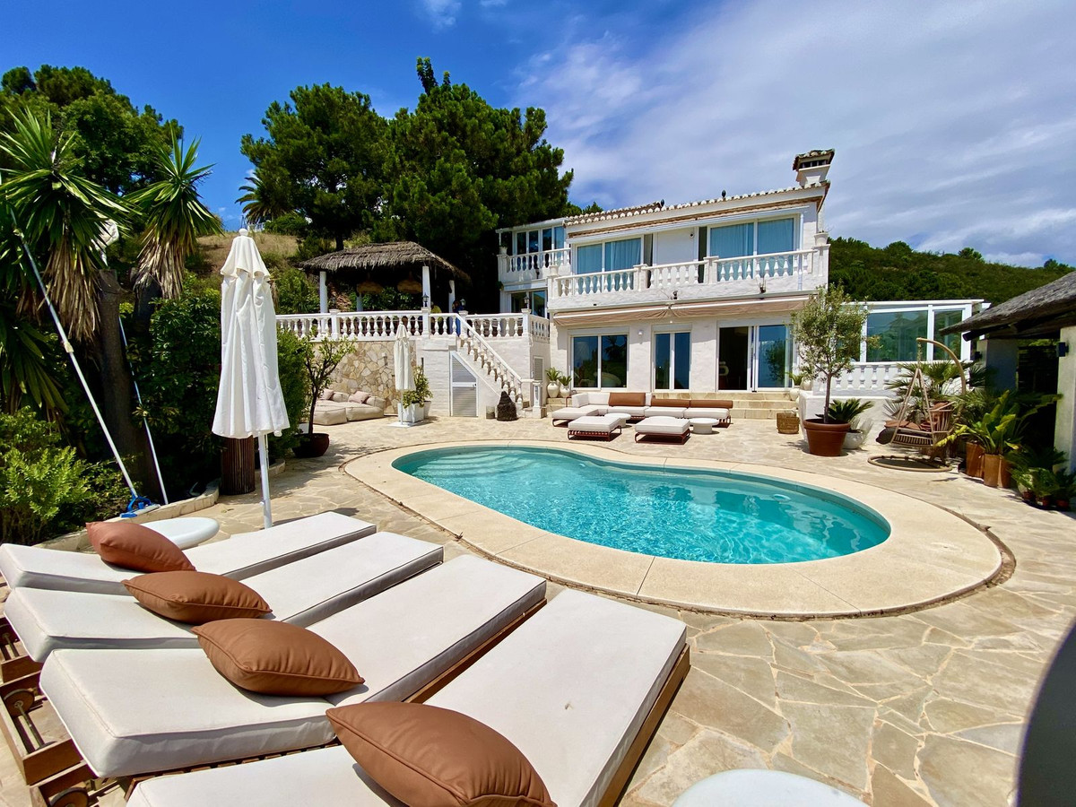 4 Bed Townhouse for sale in El Padron Costa Del Sol, Málaga, Spain