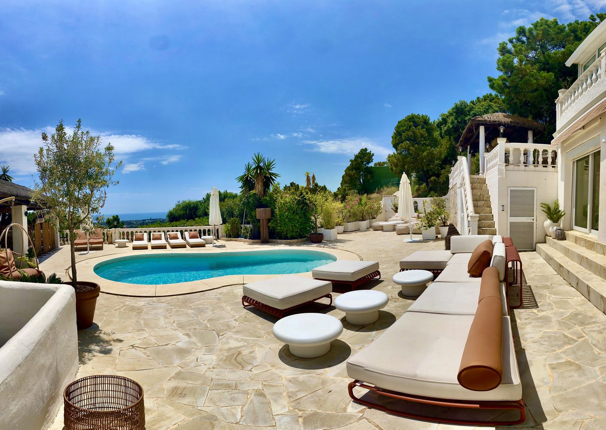 4 Bed Townhouse for sale in El Padron Costa Del Sol, Málaga, Spain