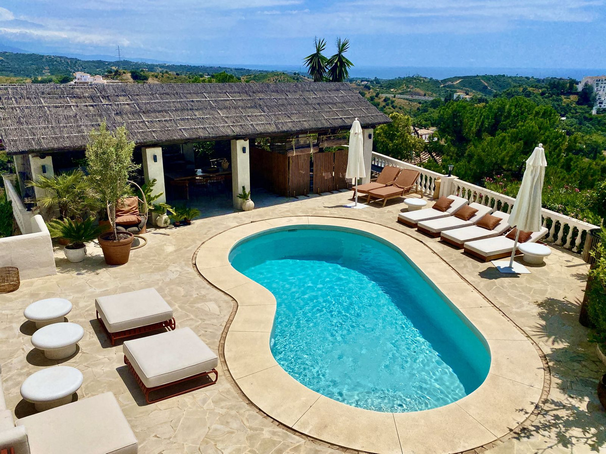 4 Bed Townhouse for sale in El Padron Costa Del Sol, Málaga, Spain