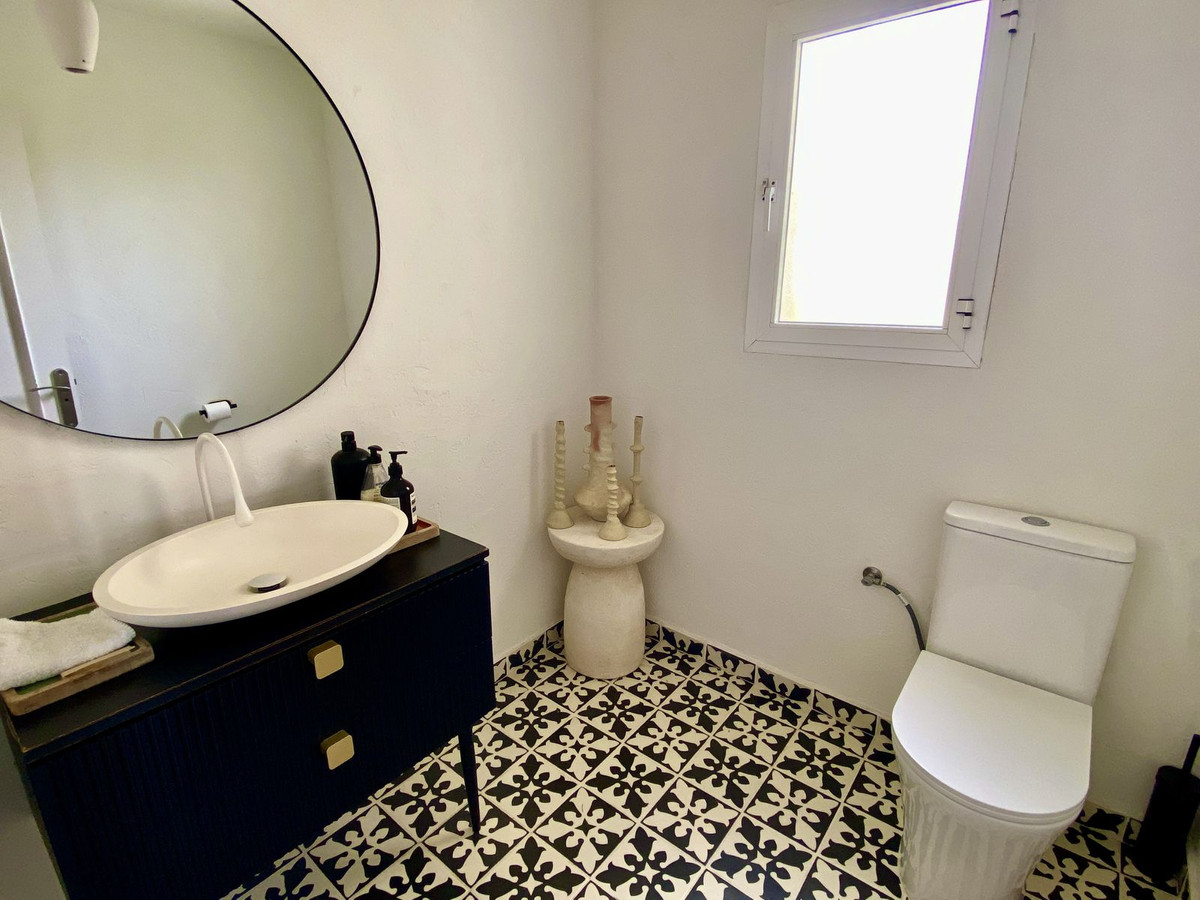 4 Bed Townhouse for sale in El Padron Costa Del Sol, Málaga, Spain