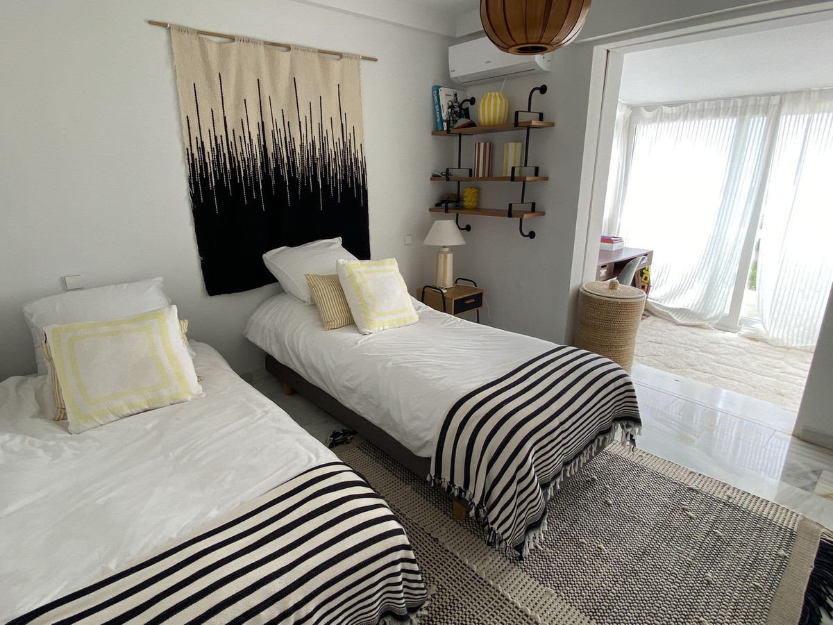 4 Bed Townhouse for sale in El Padron Costa Del Sol, Málaga, Spain