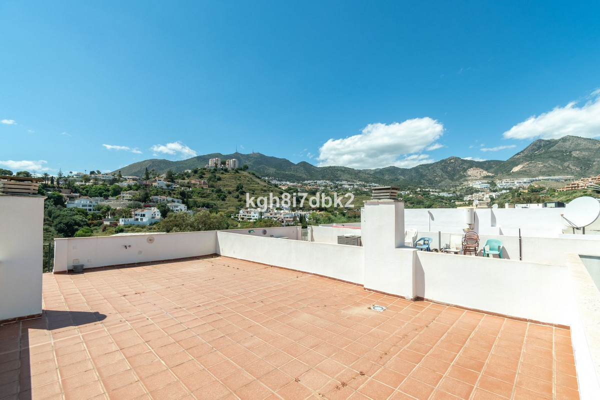 2 Bed Apartment for sale in Benalmadena Costa Costa Del Sol, Málaga, Spain