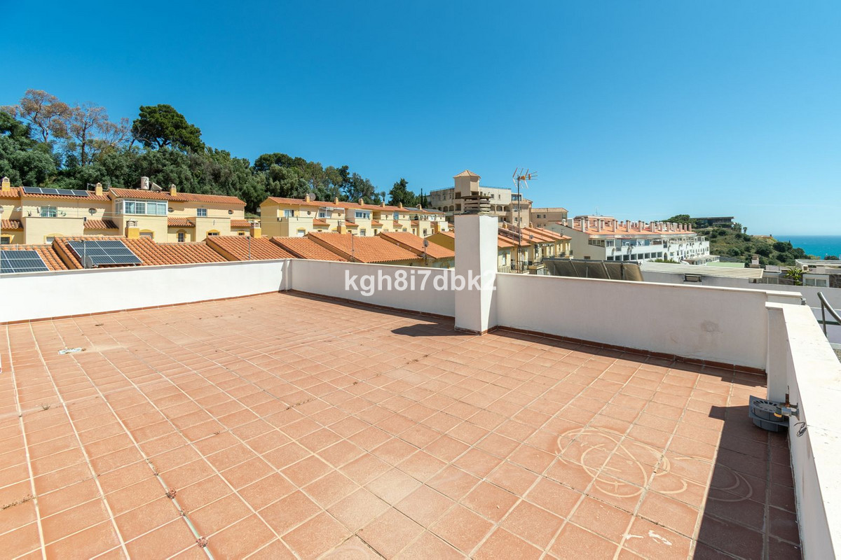 2 Bed Apartment for sale in Benalmadena Costa Costa Del Sol, Málaga, Spain