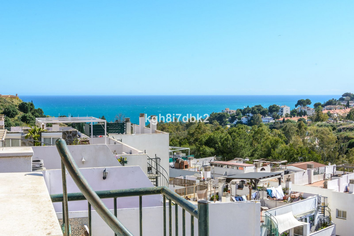2 Bed Apartment for sale in Benalmadena Costa Costa Del Sol, Málaga, Spain