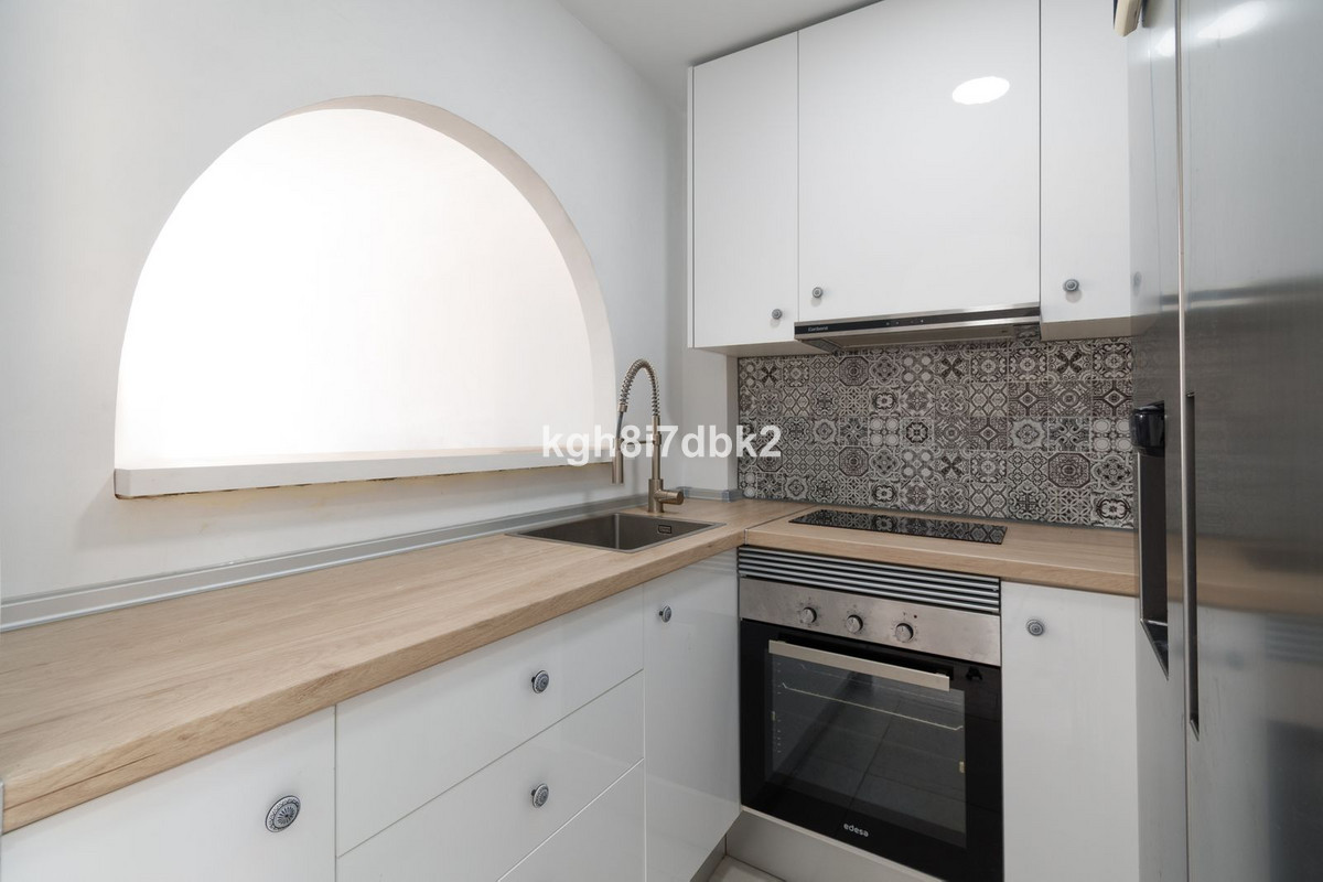 2 Bed Apartment for sale in Benalmadena Costa Costa Del Sol, Málaga, Spain