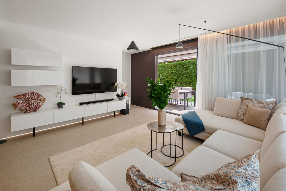 2 Bed Apartment for sale in Cabopino Costa Del Sol, Málaga, Spain