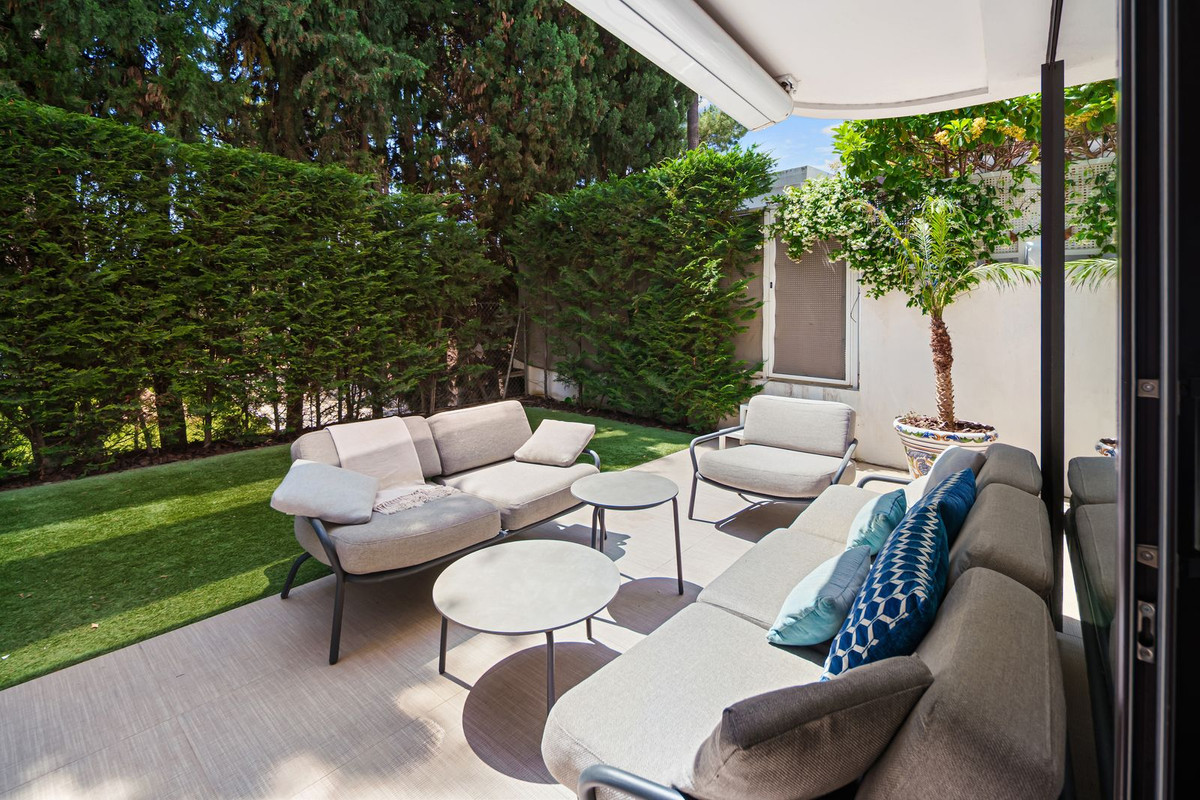 2 Bed Apartment for sale in Cabopino Costa Del Sol, Málaga, Spain