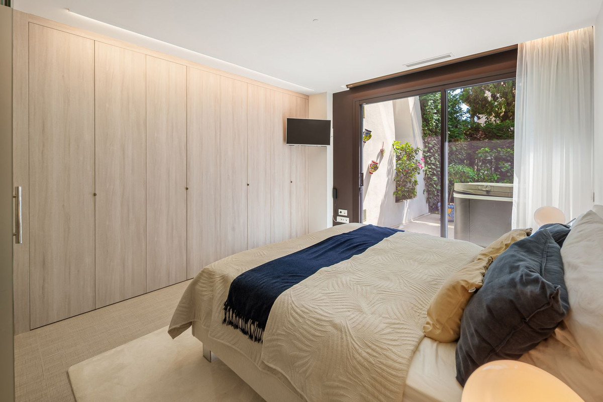 2 Bed Apartment for sale in Cabopino Costa Del Sol, Málaga, Spain