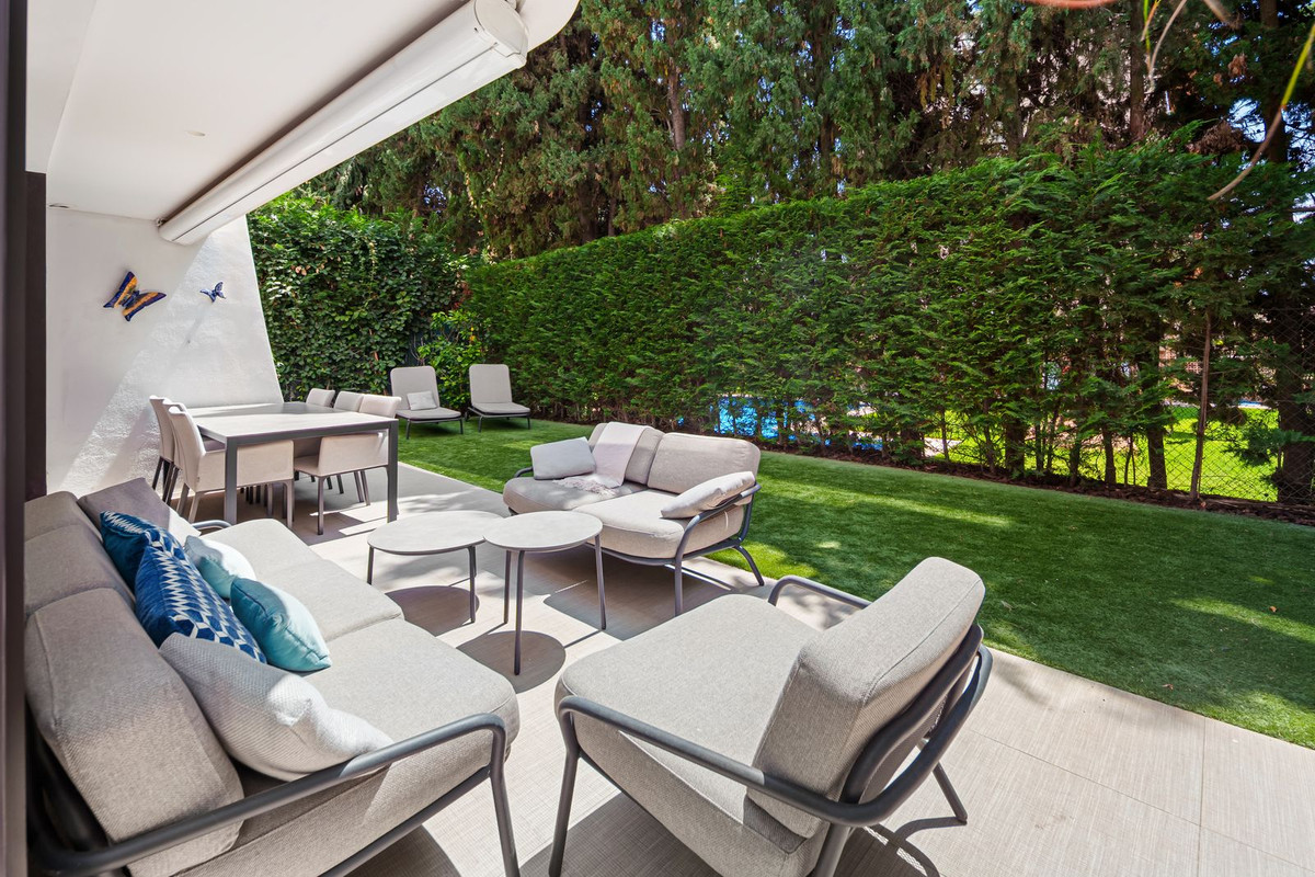 2 Bed Apartment for sale in Cabopino Costa Del Sol, Málaga, Spain