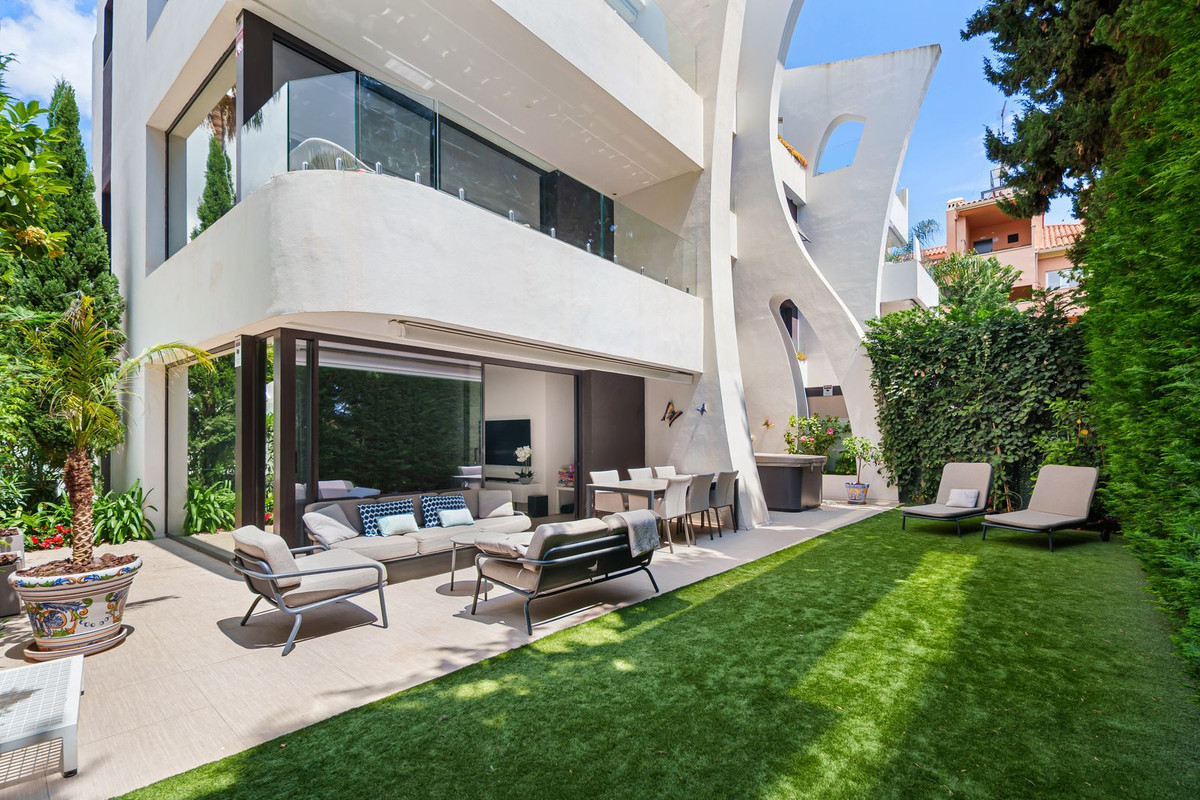 2 Bed Apartment for sale in Cabopino Costa Del Sol, Málaga, Spain
