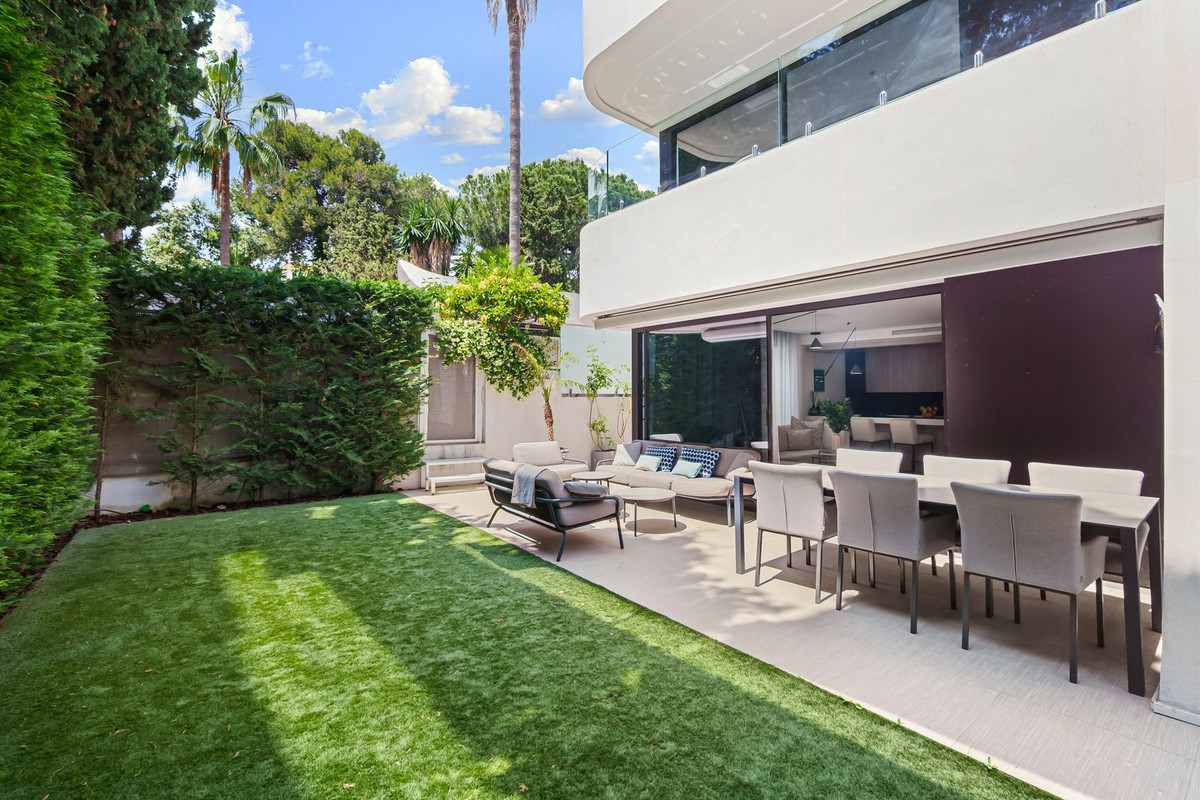2 Bed Apartment for sale in Cabopino Costa Del Sol, Málaga, Spain
