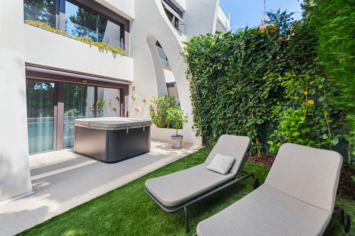 2 Bed Apartment for sale in Cabopino Costa Del Sol, Málaga, Spain