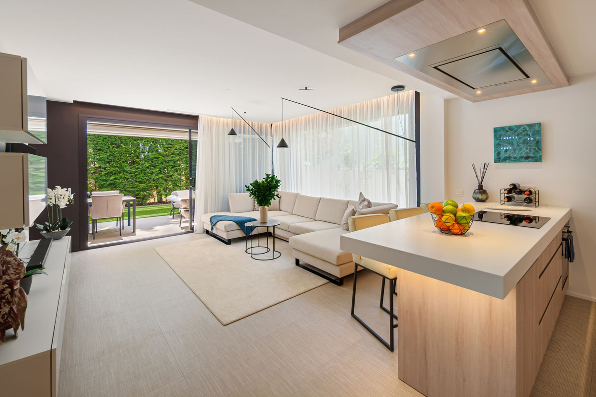 2 Bed Apartment for sale in Cabopino Costa Del Sol, Málaga, Spain