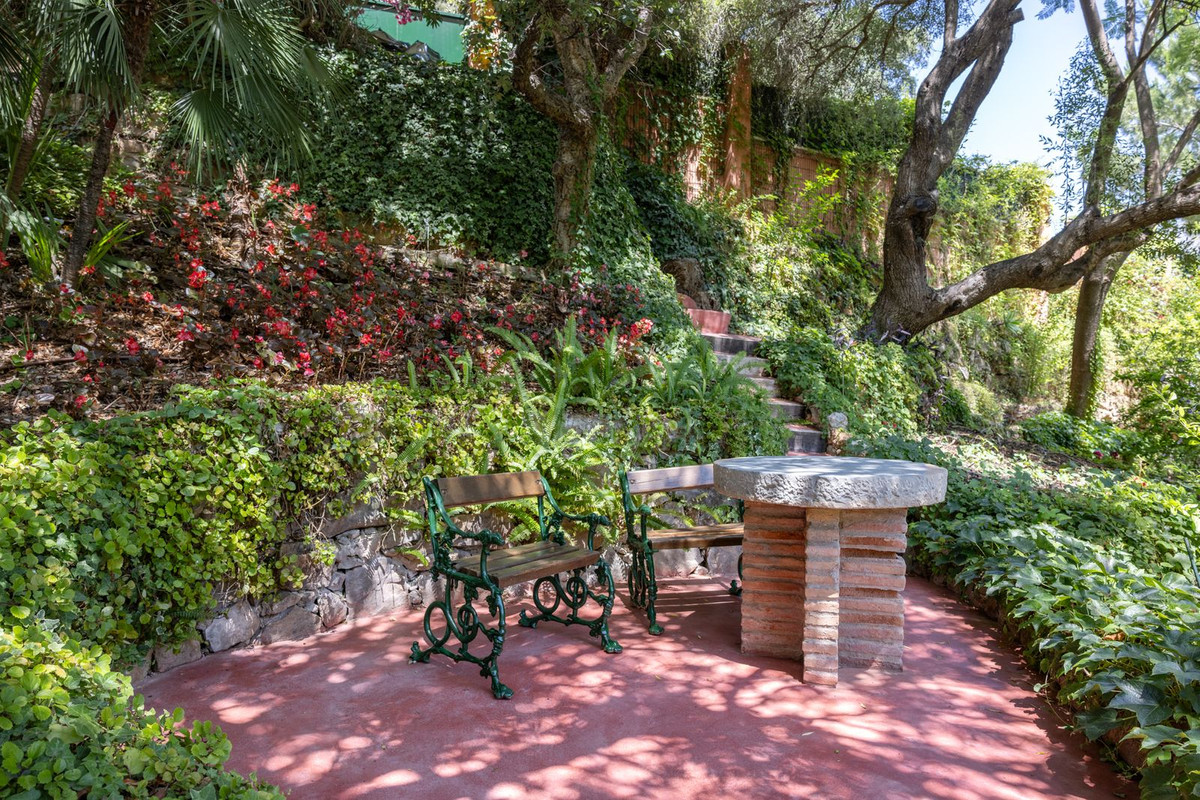6 Bed Townhouse for sale in Benahavís Costa Del Sol, Málaga, Spain