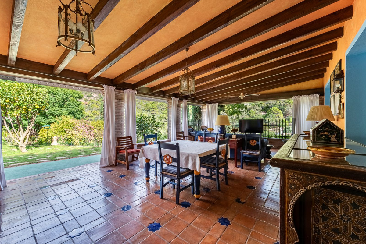 6 Bed Townhouse for sale in Benahavís Costa Del Sol, Málaga, Spain