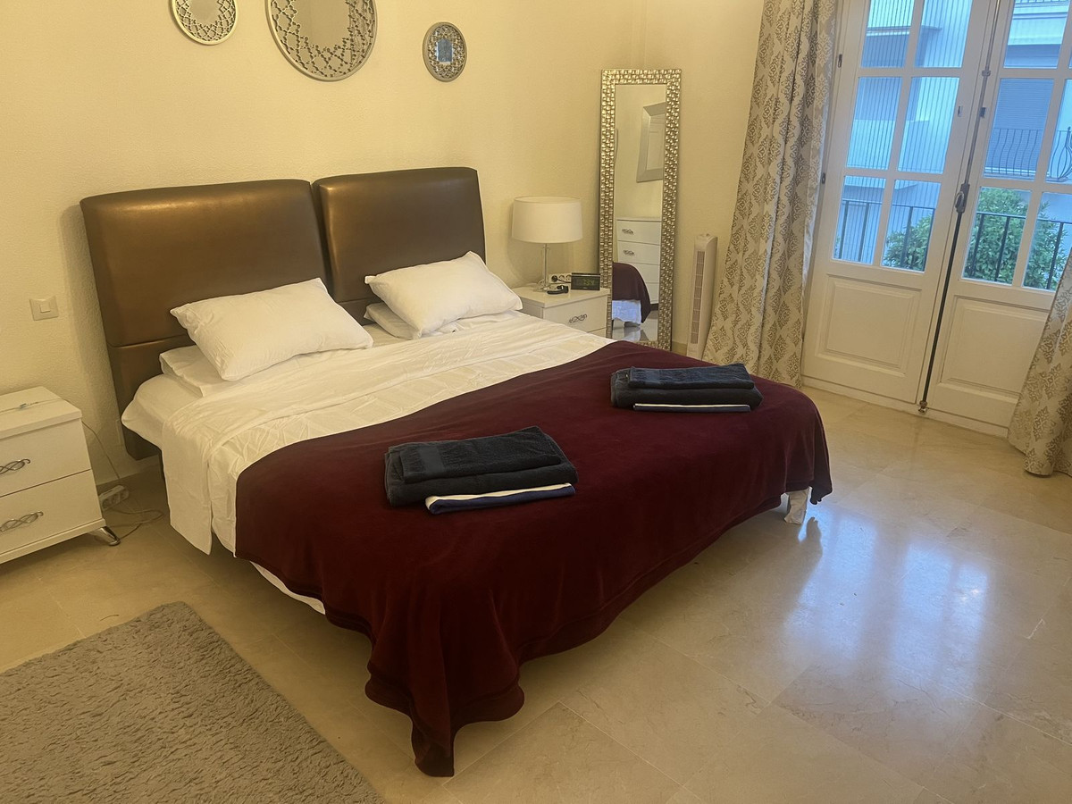 3 Bed Apartment for sale in El Presidente Costa Del Sol, Málaga, Spain