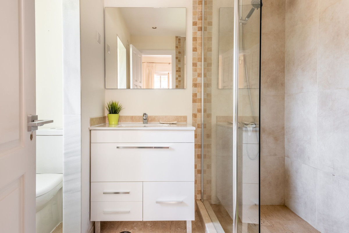 3 Bed Apartment for sale in El Presidente Costa Del Sol, Málaga, Spain