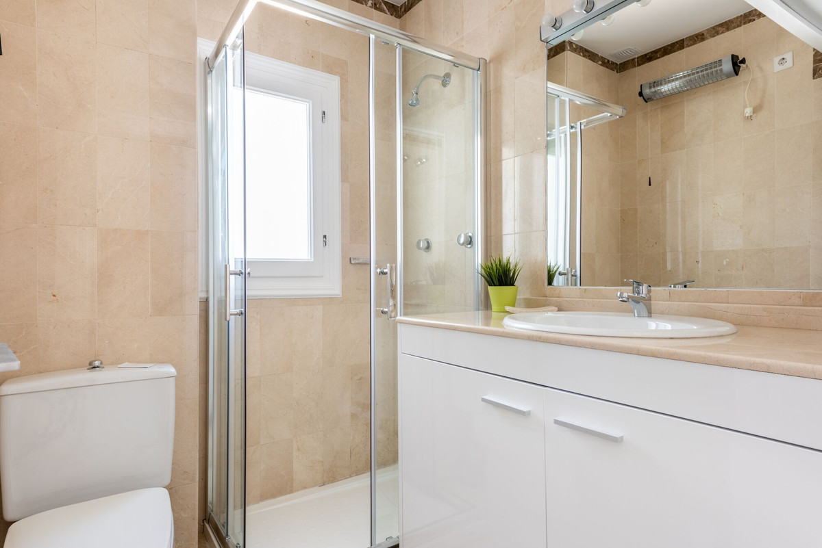 3 Bed Apartment for sale in El Presidente Costa Del Sol, Málaga, Spain