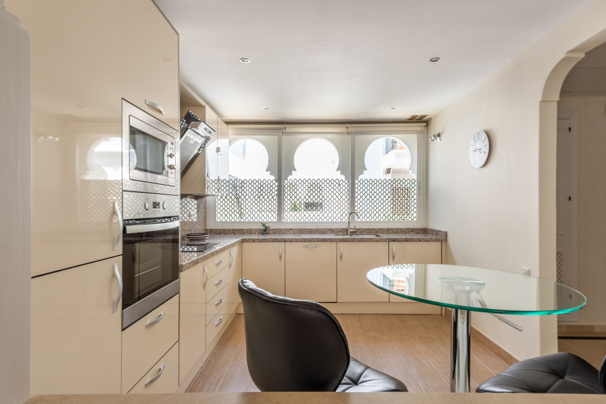 3 Bed Apartment for sale in El Presidente Costa Del Sol, Málaga, Spain