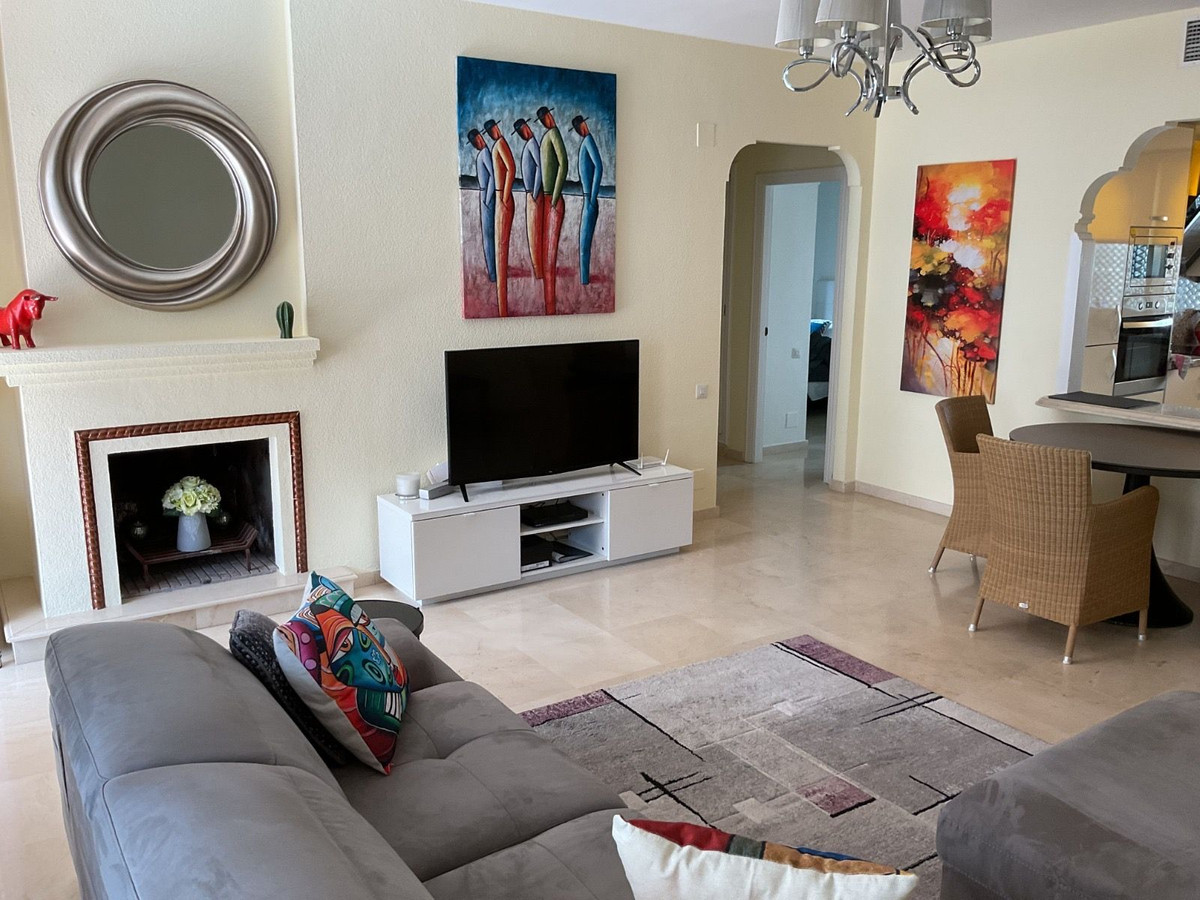 3 Bed Apartment for sale in El Presidente Costa Del Sol, Málaga, Spain