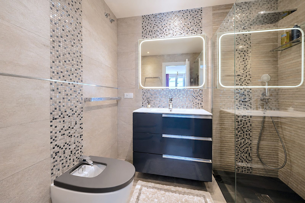 2 Bed Apartment for sale in New Golden Mile Costa Del Sol, Málaga, Spain