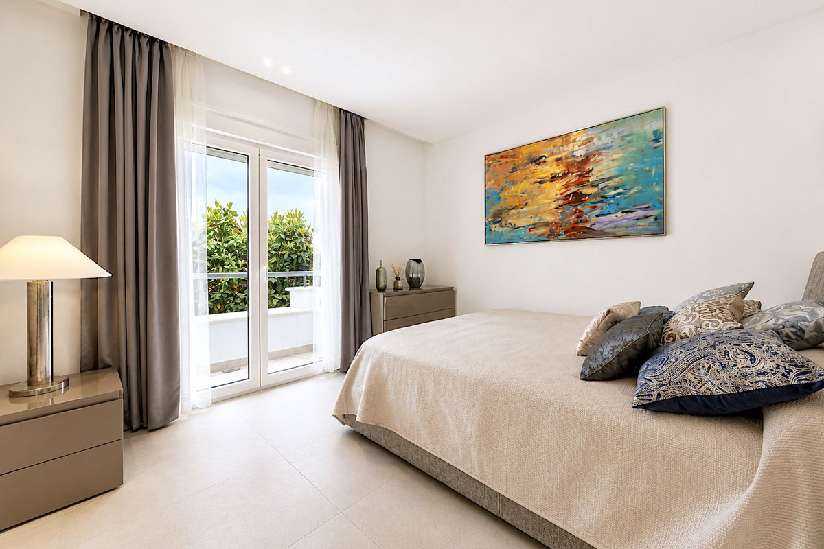 2 Bed Apartment for sale in New Golden Mile Costa Del Sol, Málaga, Spain