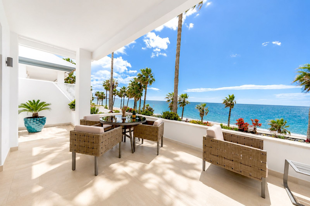 2 Bed Apartment for sale in New Golden Mile Costa Del Sol, Málaga, Spain