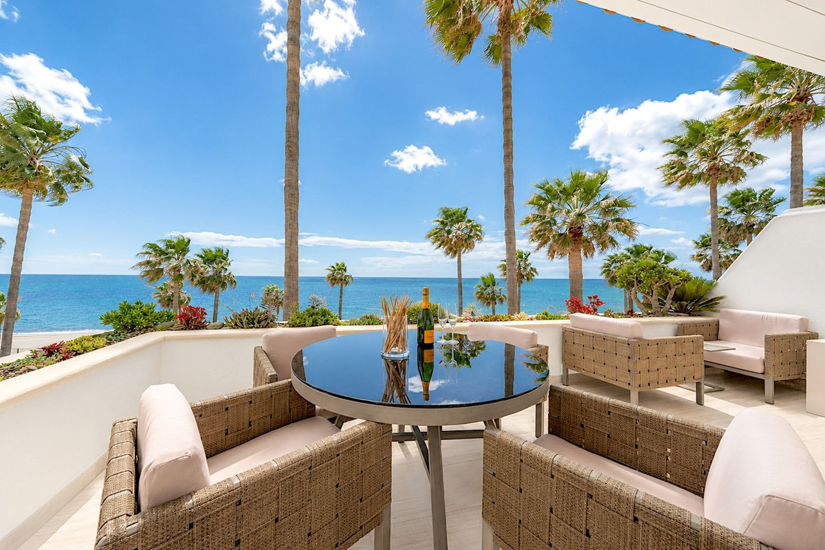 2 Bed Apartment for sale in New Golden Mile Costa Del Sol, Málaga, Spain