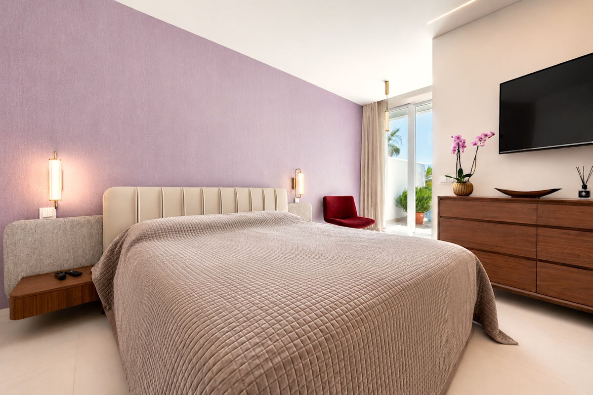 2 Bed Apartment for sale in New Golden Mile Costa Del Sol, Málaga, Spain